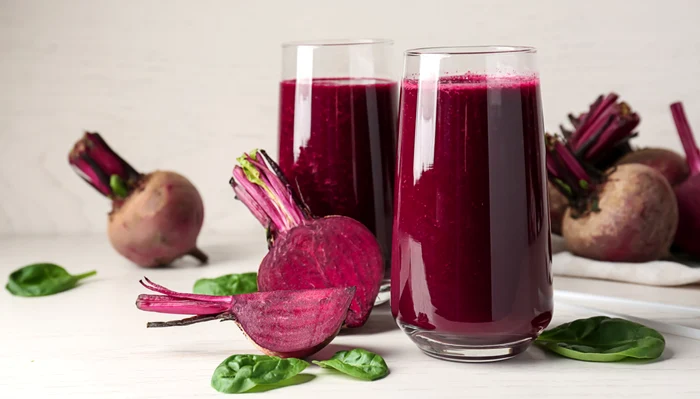 Consumul zilnic de suc de sfeclă roşie este benefic pentru sănătatea persoanelor cu hipertensiune arterialăFoto: Shutterstock