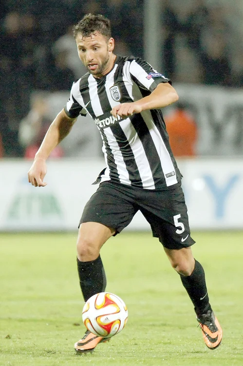 Răzvan Raţ a fost  trimis la echipa a  doua a clubului PAOK  Salonic, iar acum  este în căutarea  unei echipe