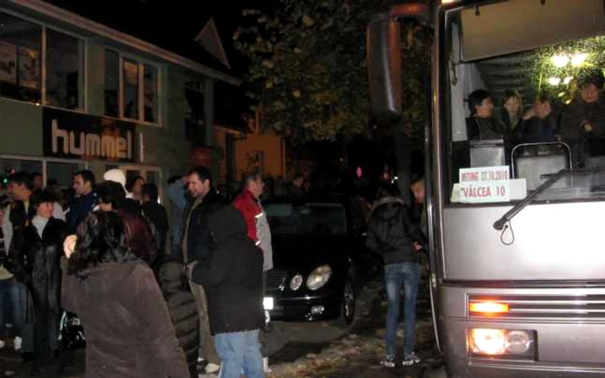 Bugetarii valceni la miting 