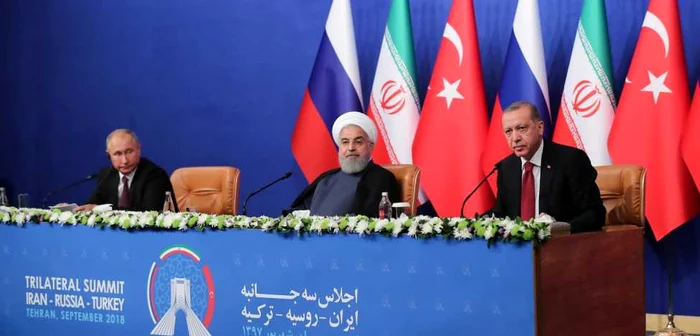 Vladimir Putin (stânga), Hassan Rouhani (centru) şi Recep Tayyip Erdogan în marja summitului de la Teheran FOTO EPA-EFE