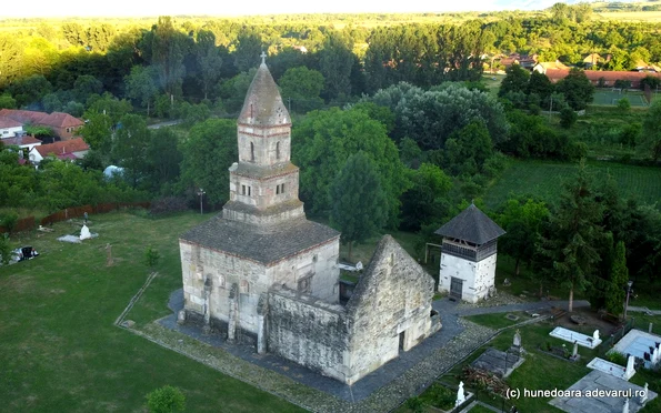 Biserica medievală din Densus  Foto Daniel Guță (1) JPG