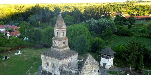 Biserica medievală din Densus  Foto Daniel Guță (1) JPG