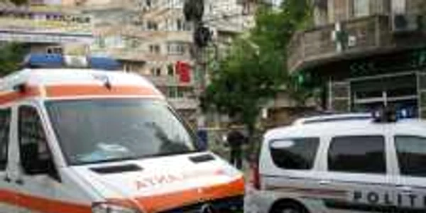 Ambulanţa l-a transportat pe muribund la spital, însă acesta a decedat în Secţia ATI