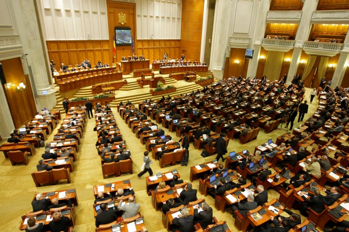 Parlamentul va trebui să acorde sau nu votul de încredere pentru noul Guvern 