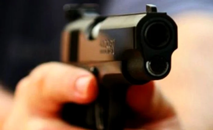 
    Mister la supermarket (FOTO Arhiva Click!)  