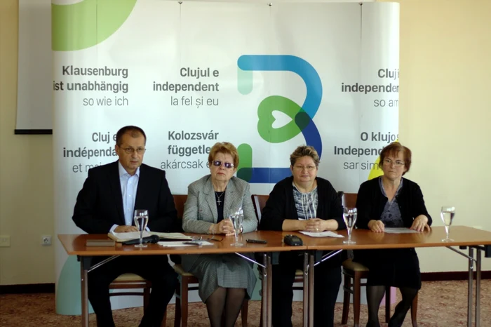 De la stânga la dreapta: Octavian Buzoianu, candidat la Primăria Cluj; liderul Uniunii Judeţene a Confederaţiei Sindicatelor Democratice din România, Stanca Constantinescu; Eva Ibrany , fostă angajată la Feleacul; Lucia Lup, fost lider de sindicat la Feleacul FOTO: staff Buzoianu
