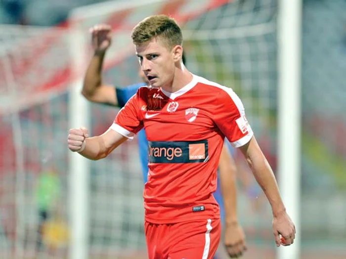 
    Gnohere e  contestat de fani   