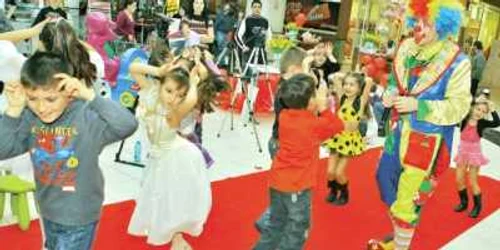 Mallurile îi atrag pe cei mici cu concursuri variate    