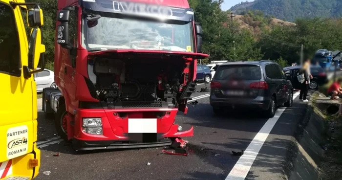 Accident pe Valea Oltului la Balota - Vâlcea pe DN 7 cu trei victime Foto Adevărul