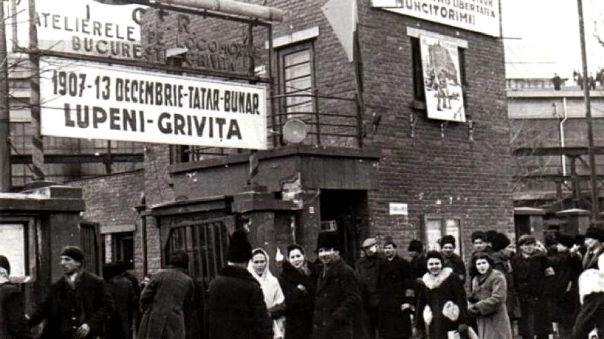82 de ani de la greva istorică din Atelierele CFR Griviţa  Povestea controversată a lui Vasile Roaită   tânărul care ar fi pornit sirena jpeg
