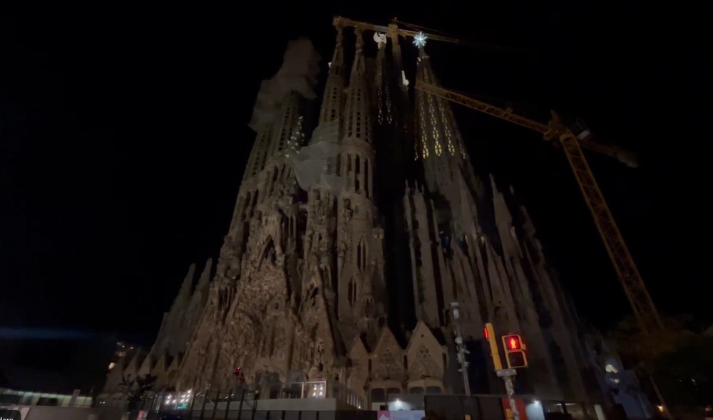 Sagrada Familia a celebrat finalizarea turnurilor evangheliştilor. Când va fi gata monumentul lui Gaudi VIDEO