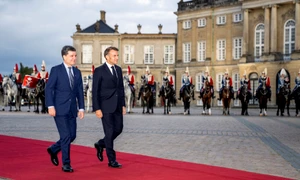 Nicușor Dan, alături de Emmanuel Macron FOTO AFP