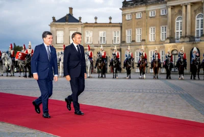 Nicușor Dan, alături de Emmanuel Macron FOTO AFP