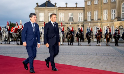 Nicușor Dan, alături de Emmanuel Macron FOTO AFP
