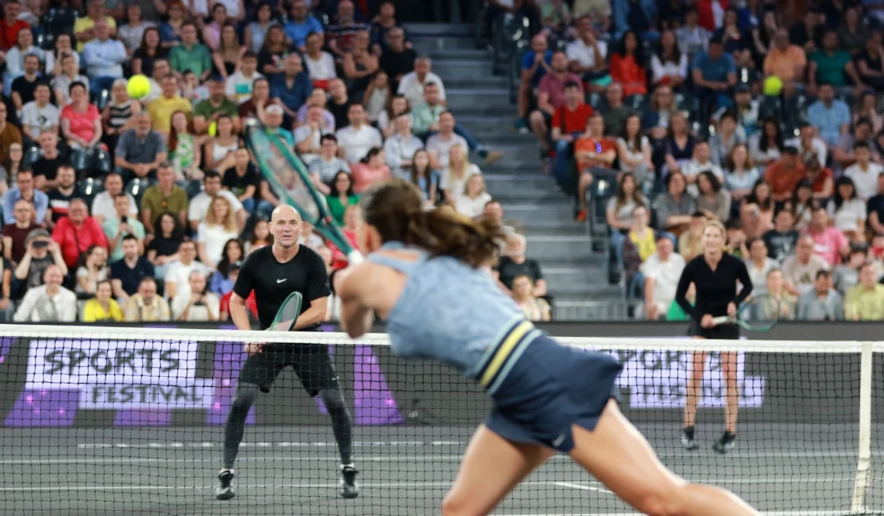 Andre Agassi, Steffi Graf și Simona Halep au încântat publicul din Cluj-Napoca (FOTO: Sportpictures)
