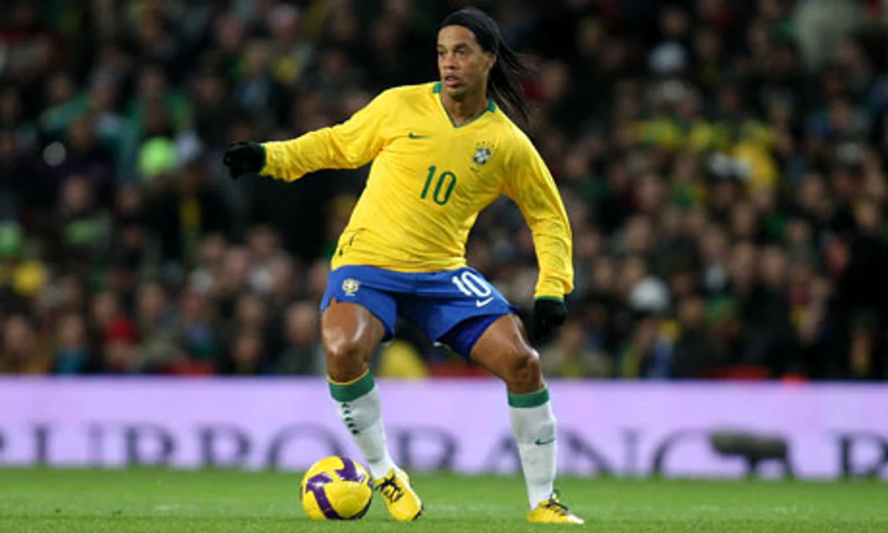 
    Ronaldinho are 87 de meciuri la echipa naţională a Braziliei  