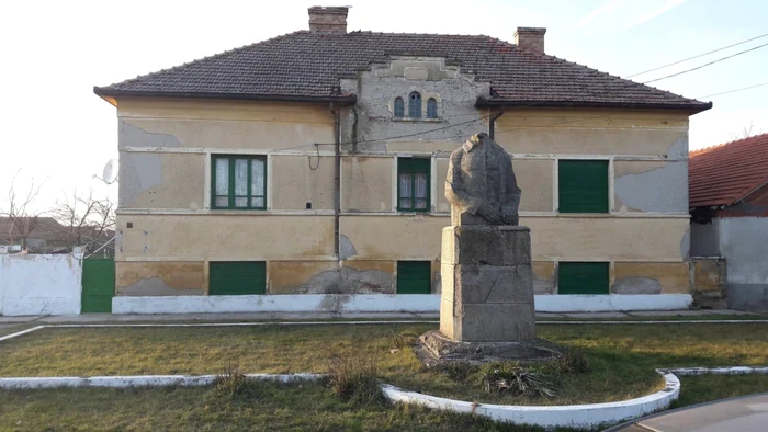 Statuia fără cap de la Iecea Mare