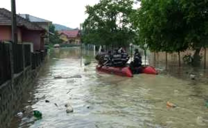Ramnicu Valcea a fost acoperit de ape