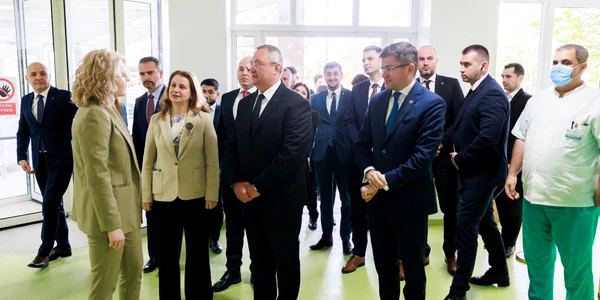 Nicolae Ciuca si Costel Alexe la Iasi FOTO Fb Guvernul Romaniei jpg