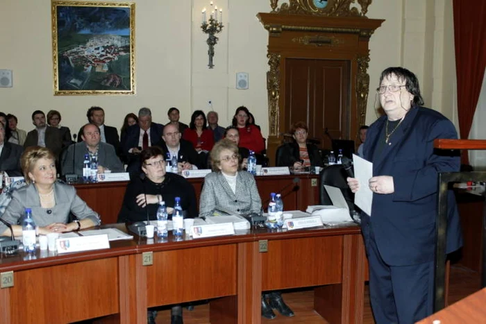 :tefan Popa Popa's a devenit cetăţean de onoare al judeţului Hunedoara. FOTO: glasul-hd.ro