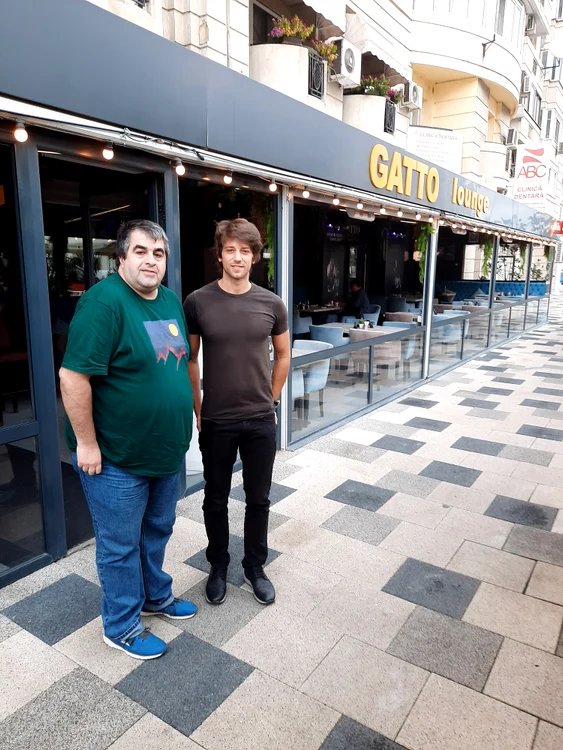 Reporterul Click!, alături de Paul Diaconescu. Un interviu la o cafea