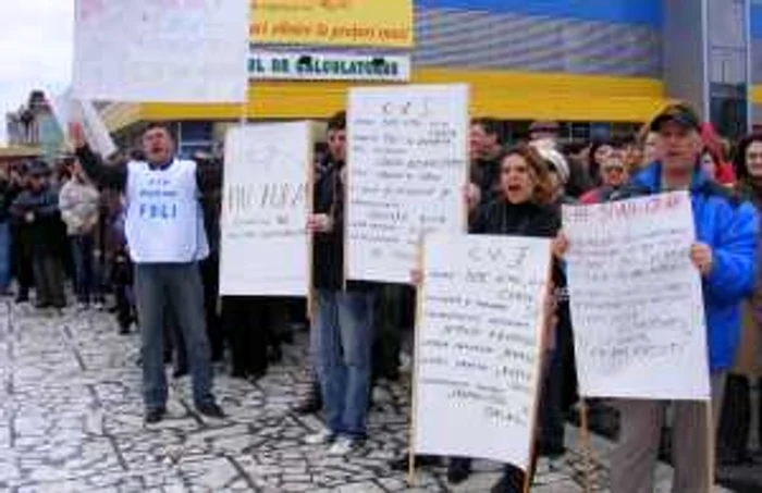 Profesorii din Buzău au manifestat zgomotos
