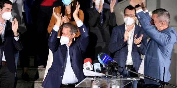 Dacian Ciolos si Vlad Voiculescu FOTO Facebook Dacian Ciolos