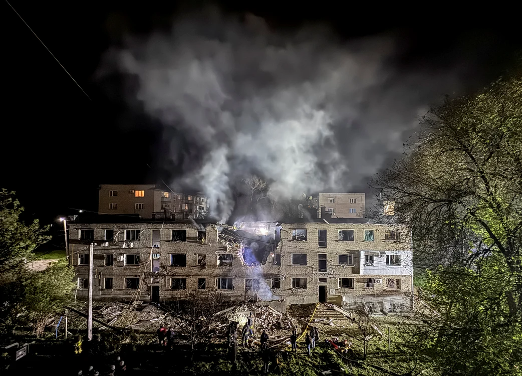 Dronele rusești lovesc locuinte civile noapte de noapte/FOTO:X