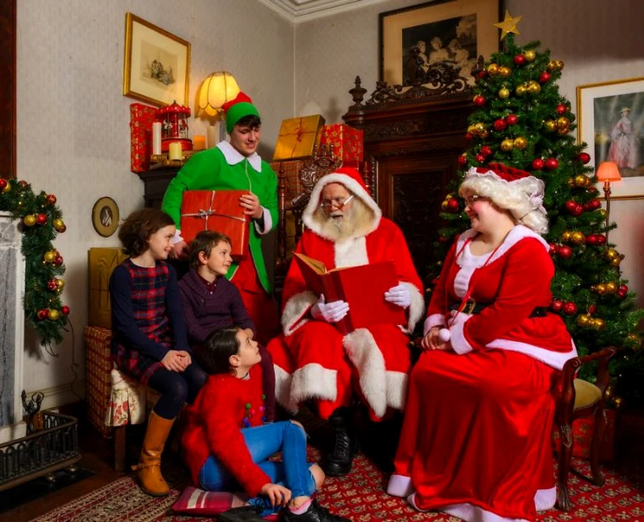 Moş Crăciun în vizită la copii FOTO: westporthouse.ie