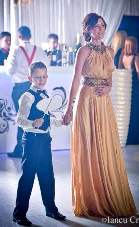 Oana Dragăşanu a venit la nunta Biancăi însoţită de băieţelul ei Darius