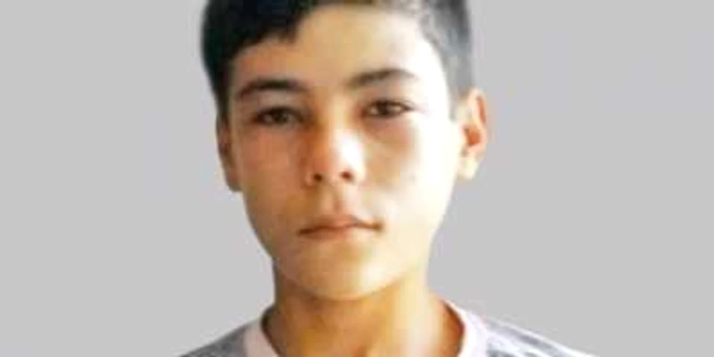 Singuri pe lume: un orfan şi capra sa