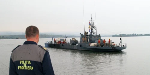 nava de lupta in portul turnu severin