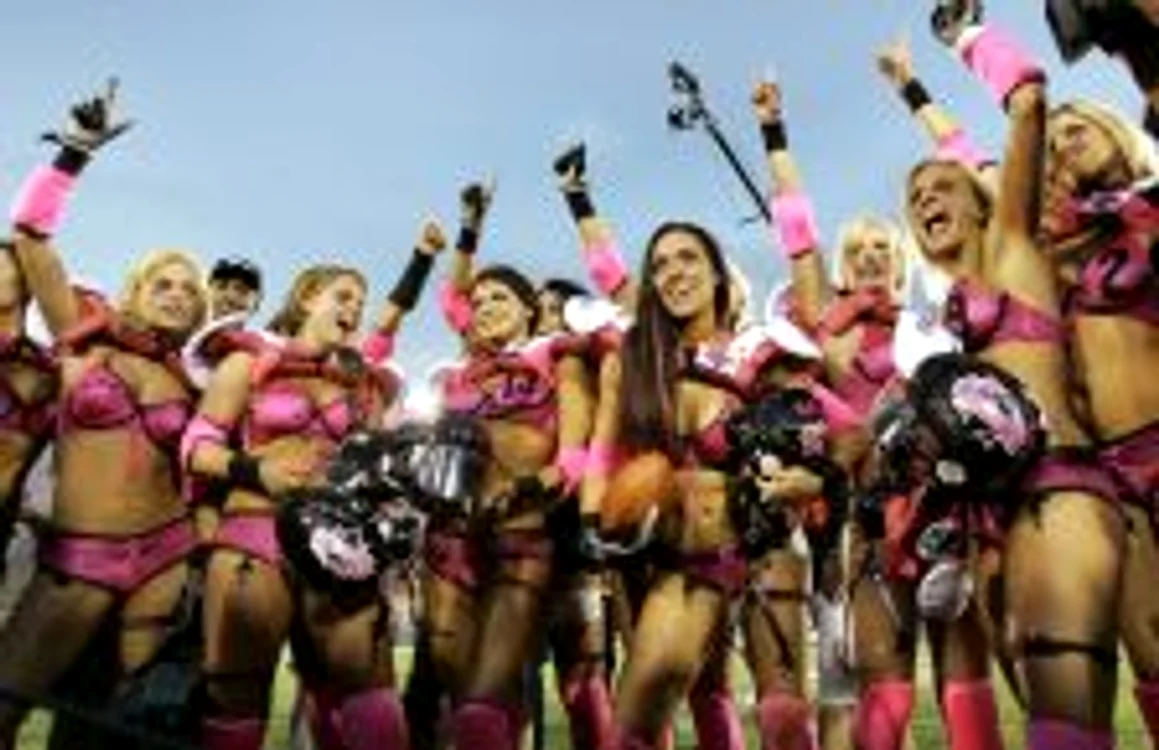 Fetele din Lingerie Football League * Foto: Reuters