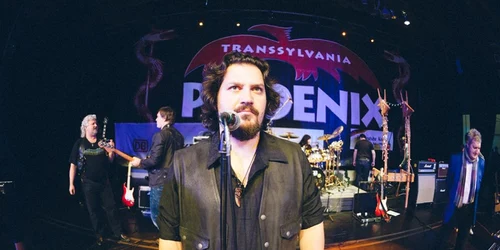 costin adam phoenix foto phoenix official