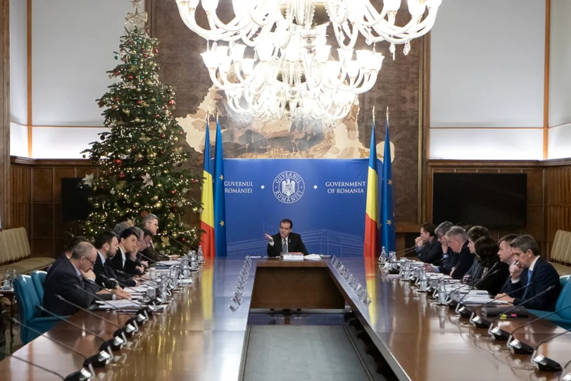
    Guvernul Orban a adoptat o hotărâre de Guvern prin care 27 decembrie şi 3 ianuarie vor fi zile libere pentru bugetari   