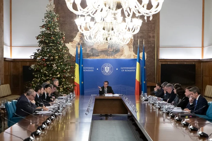 Guvernul Orban a adoptat o hotărâre de Guvern prin care 27 decembrie şi 3 ianuarie vor fi zile libere pentru bugetari