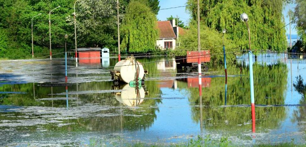 Ponta susține că a salvat vieți inundând un hectar de teren. Rapoartele oficiale arată 10.000 de hectare afectate în Dolj