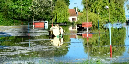 Inundatii -  zona inundata a portului Bechet dupa cresterea debitului fluviului Dunarea in Dolj- mai 2014  MEDIAFAX FOTO