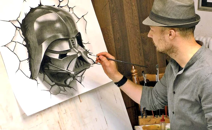 
    Masca din  “Războiul stelelor”  iese de pe hârtieFotografii: Rexfeatures  