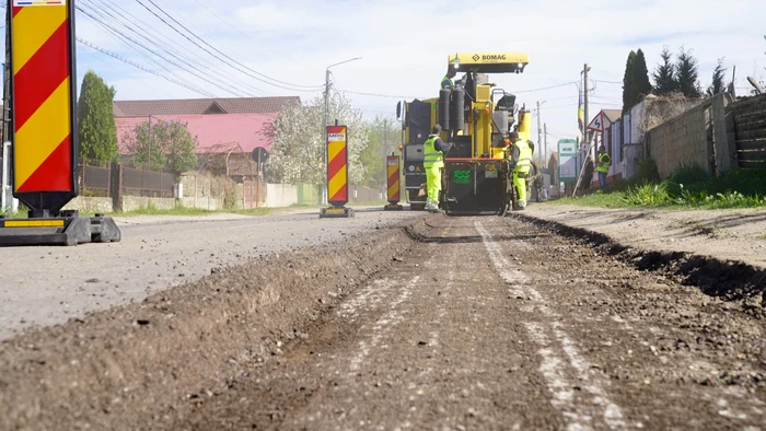 Asfaltare de drumuri SURSA Arhivă