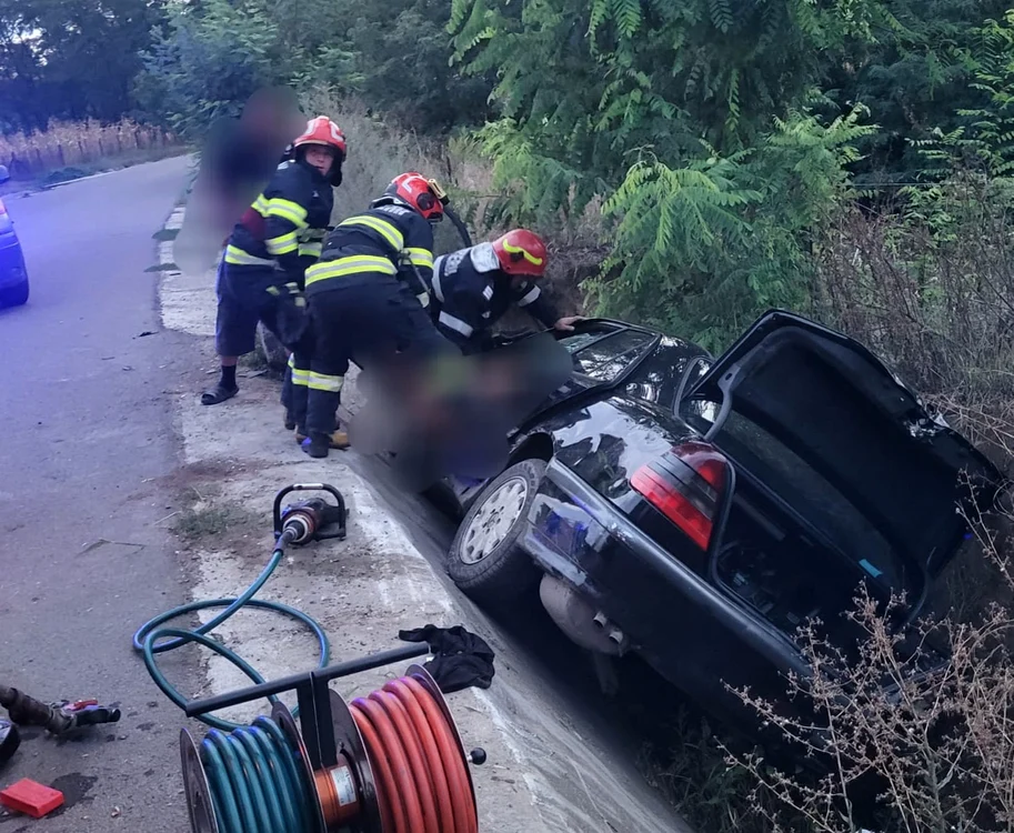 A fost nevoie de intervenția echipajelor pentru descarcereare FOTO ISU Botoșani