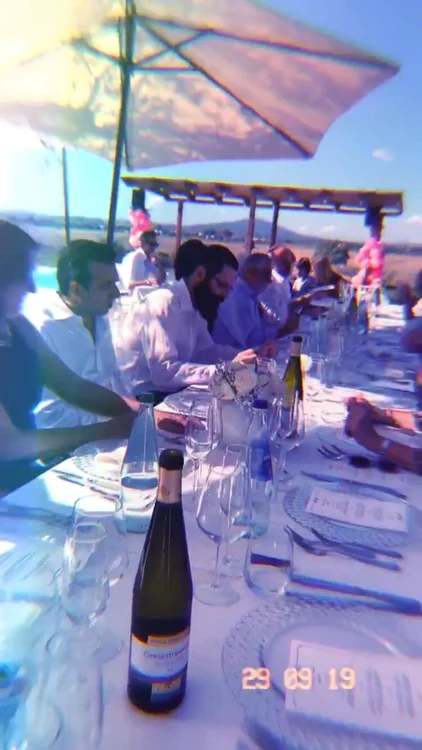 Albul, simbolul purității, a predominat la botezul micuței Caroline Leon