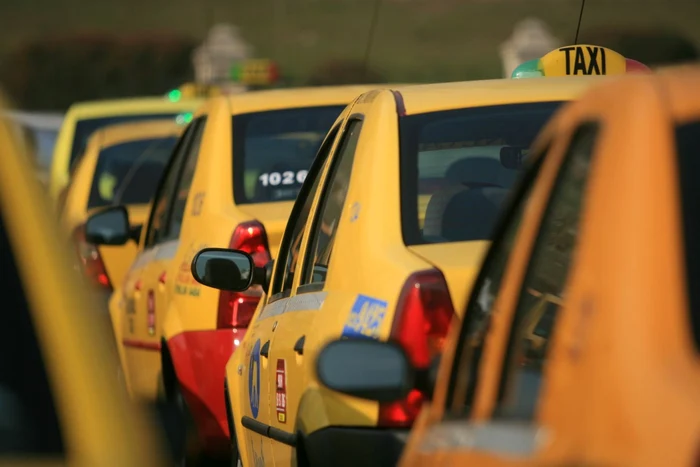 Taxi-uri. FOTO Arhivă Adevărul