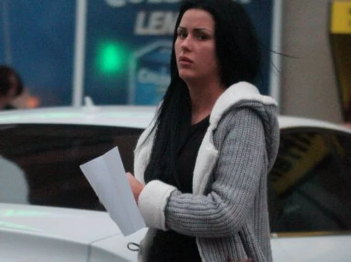 
    Ioan Neculaie o aducea la conacul lui cu elicopterulFoto: arhivă Click!  