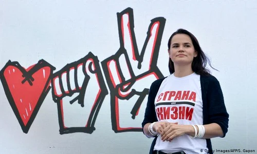 Svetalana Tihanovskaia îl acuză pe Lukașenko de furt și declară că lagerile au fost falsificate jpeg