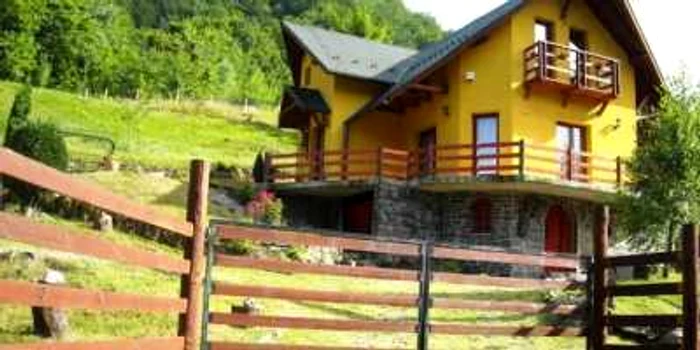 Cazarea în regim hotelier în stațiunile montane din România poate costa de la 10 euro pe noapte de persoană