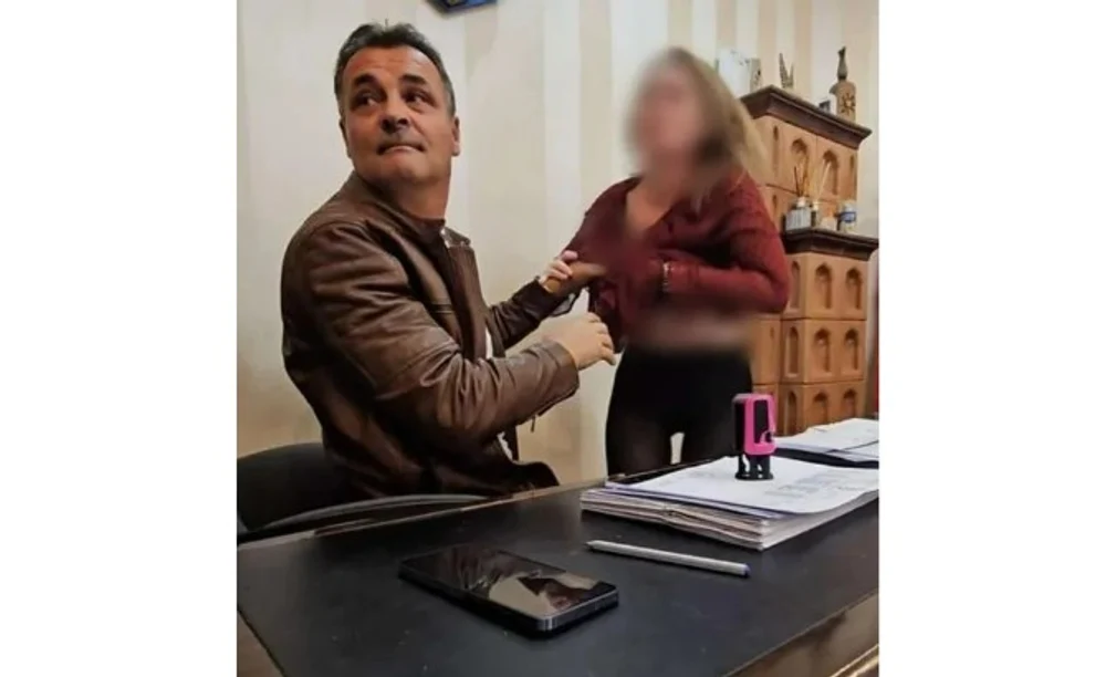 Scandal cu tentă sexuală la o primărie din Bistrița-Năsăud. Primar PSD, în ipostaze indecente alături de o angajată: „Poze trucate”