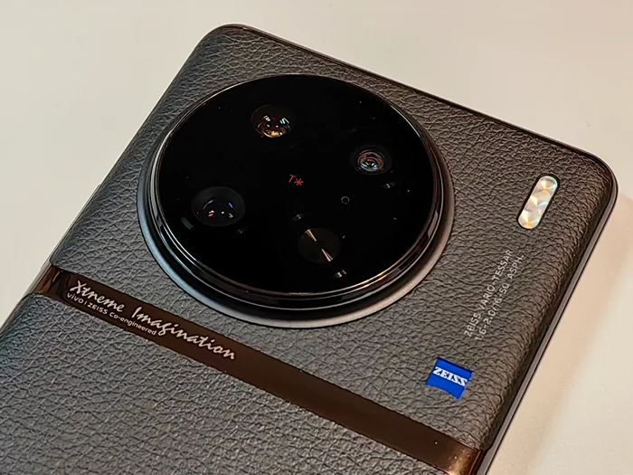 vivo X90 Pro modul cameră. FOTO Adrian Pogîngeanu