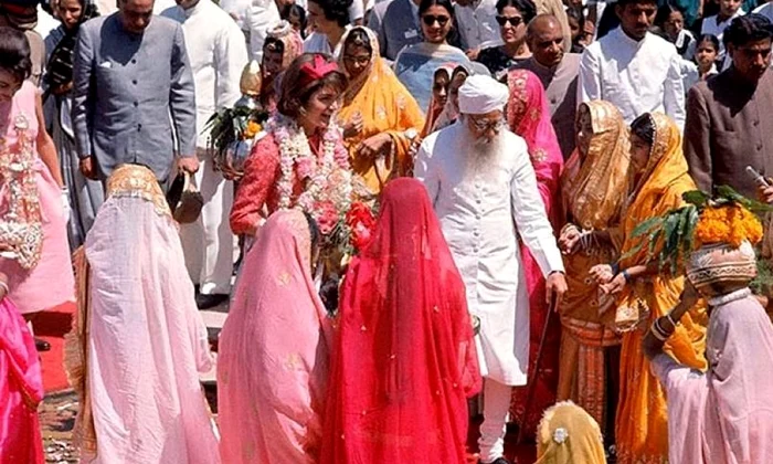 FOTO Vizita Primei Doamne a SUA, Jackie Kennedy, în India, în martie 1962 jpeg