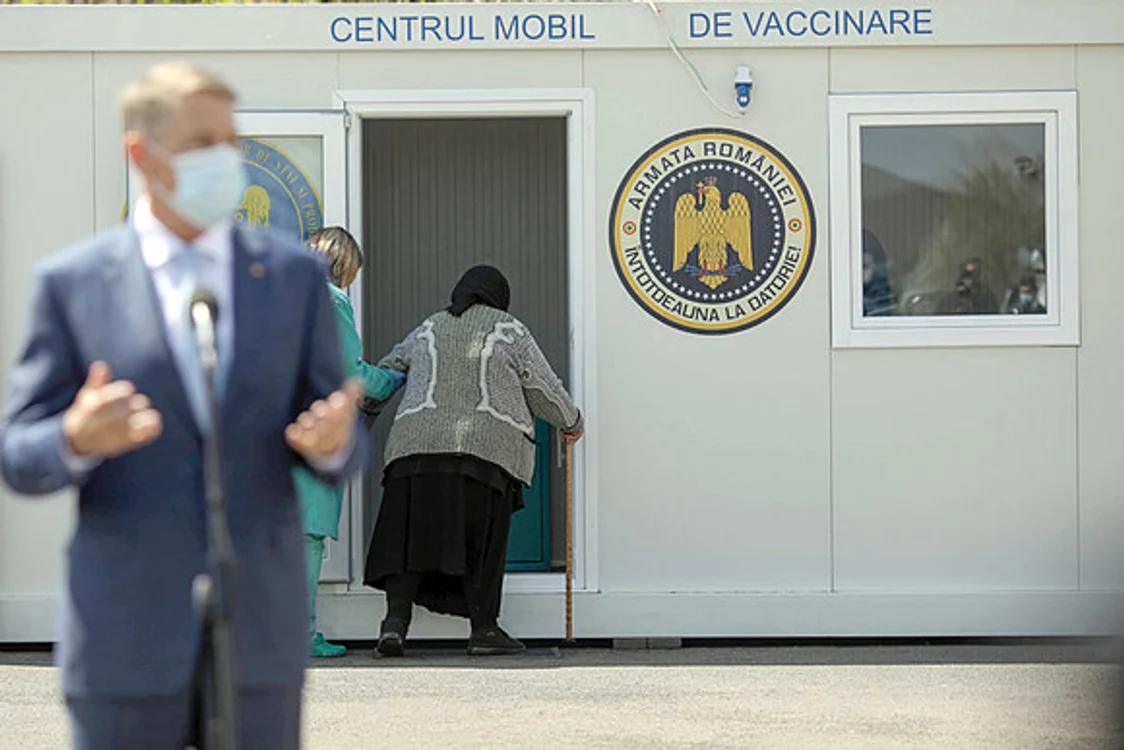 
    Până acum au fost vaccinaţi peste 2,7 milioane de români; 1,6 milioane dintre ei cu ambele doze  